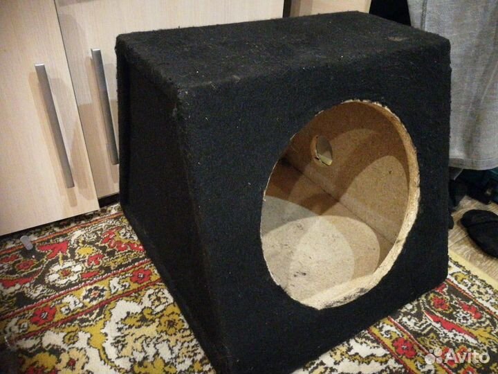 Закрытый короб для subwoofer