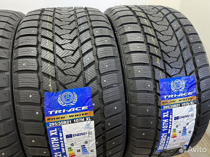 Tri Ace Snow White II Stud 295/35 R21 107H