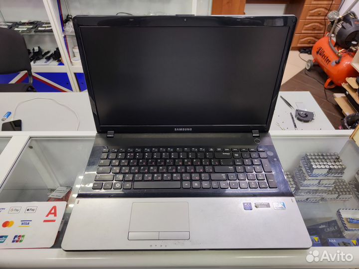 Samsung 3 300E7Z-S02RU 17 Дюймов