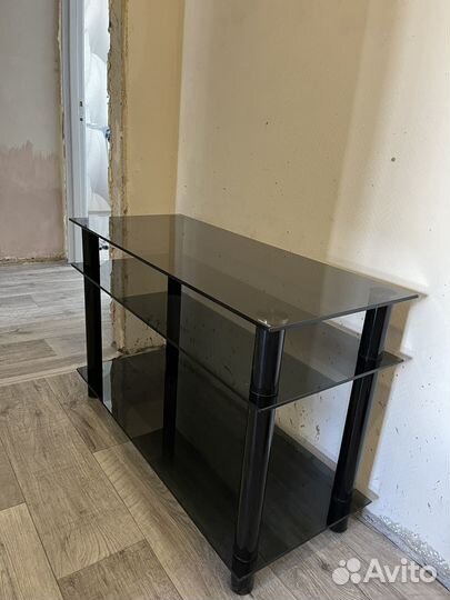 Стеклянная тумба под тв