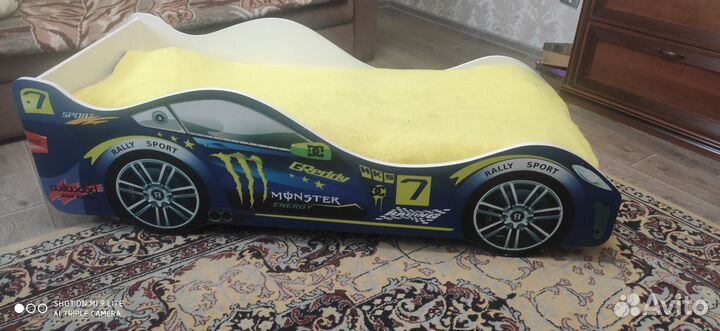 Детская кроватка-машинка