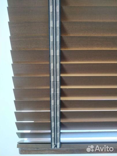 Жалюзи горизонтальные деревянные