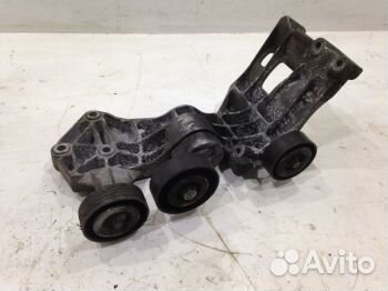 Натяжитель ремня Мерседес