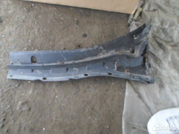 Жабо дворников (левая часть) Mazda 3 BK 2003-2009