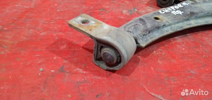 Ситроен Ксара Пикассо рычаг передний правый