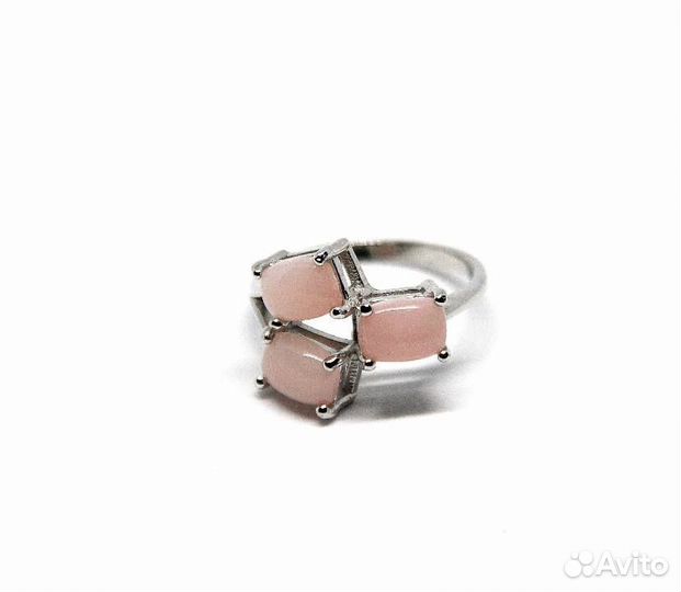 Серебряное кольцо с розовыми опалами
