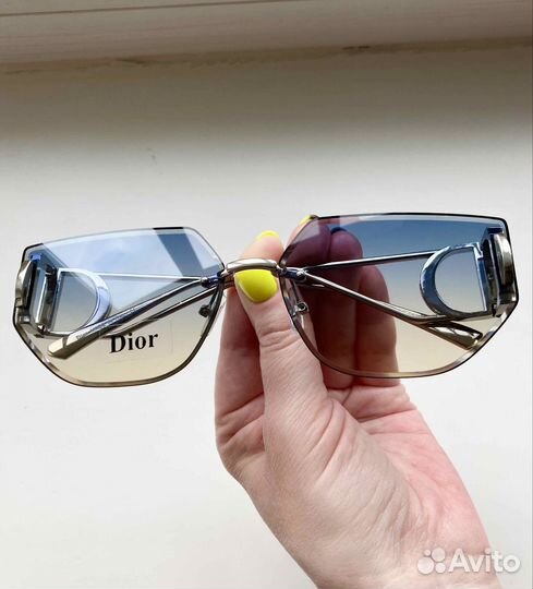Очки Dior металлические солнцезащитные женские