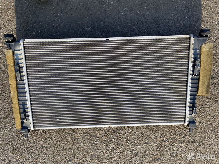 Радиатор охлаждения Mazda Axela BL6FJ 8N618005BC