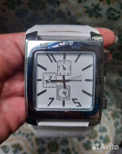 Часы наручные