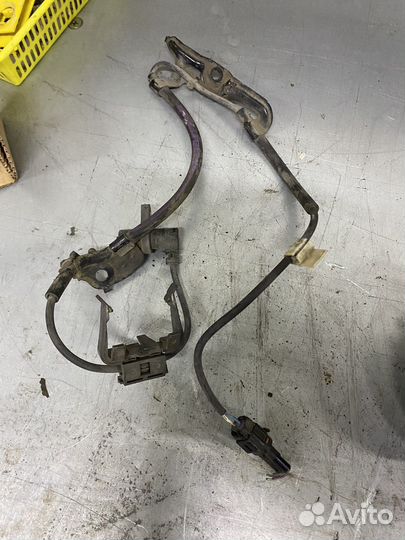 Ступица и кулак передний левый camry 40