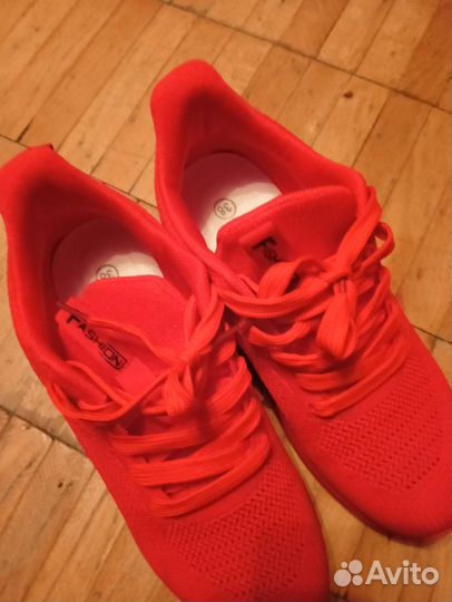 Кроссовки женские 38 размер