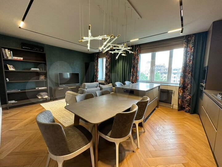 4-к. квартира, 95 м², 5/6 эт.