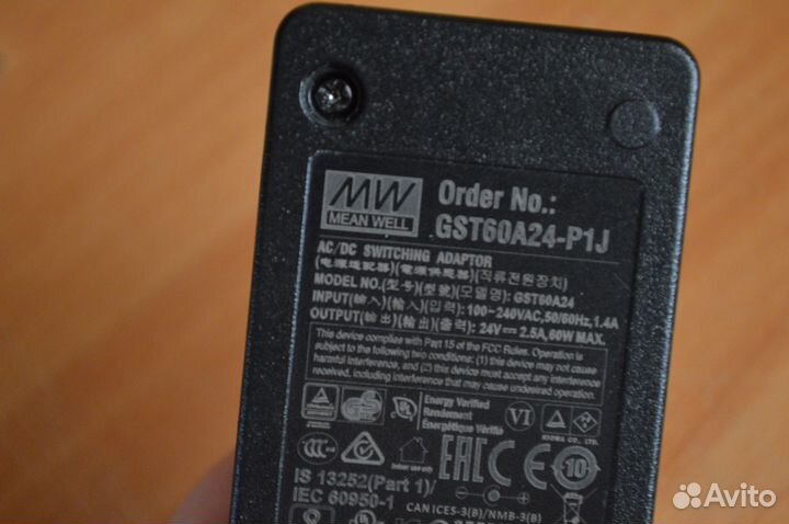 Блок питания Mean Well GST60A24-PJ1, 24V/2.5A 60W