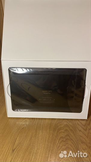 Бу Графический планшет Wacom Intuos Pro M PTH-660