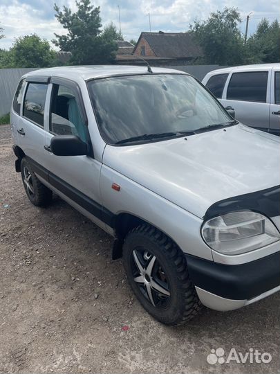 Chevrolet Niva, 2004