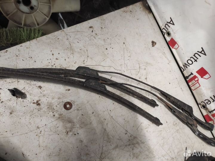 Поводок стеклоочистителя Приора