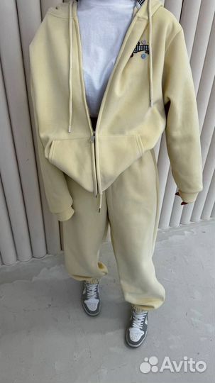 Спортивный костюм женский