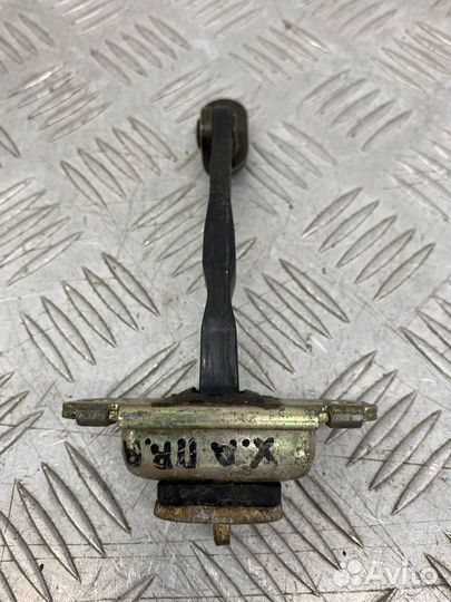 Б/У ограничитель двери передний правый Hyundai