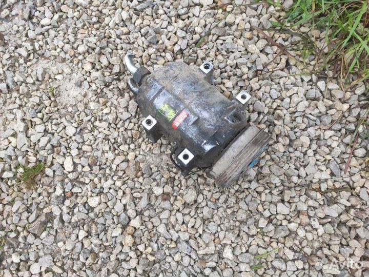 Компрессор кондиционера Volkswagen Passat B5