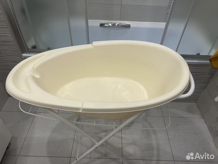 Подставка под ванну с ванной