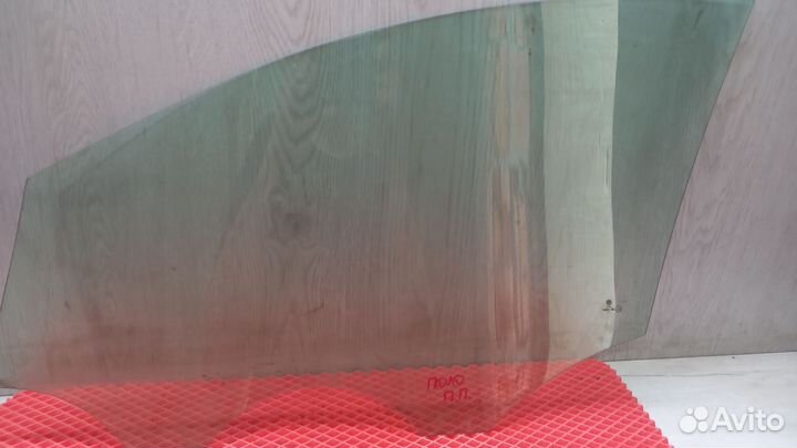 Стекло двери передней правой Volkswagen Polo