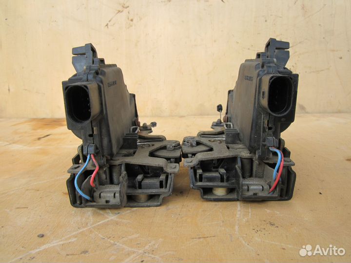 Замок двери передней VW Skoda