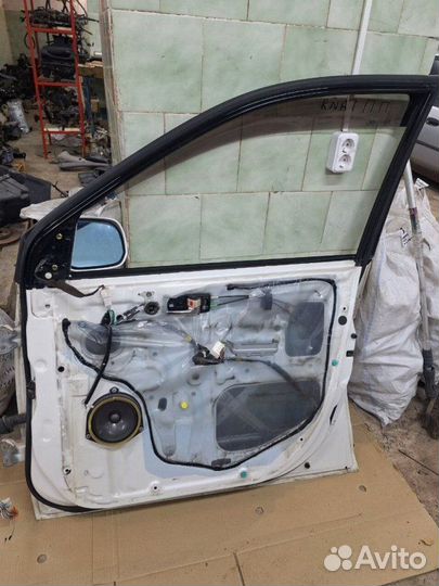 Дверь боковая передняя правая Toyota Gaia ACM10G