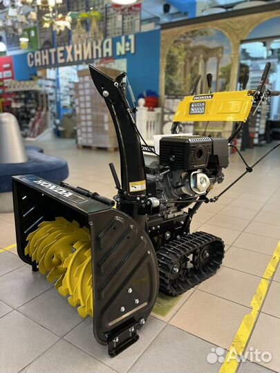 Гусеничный снегоуборщик Honda ST18le 18HP