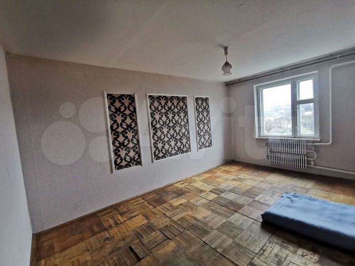 Комната 15 м² в 2-к., 1/3 эт.