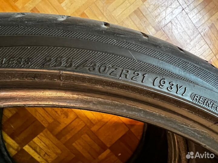 Yokohama Advan Sport V107A 255/30 R21