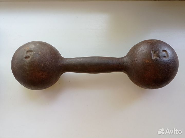 Гантели 5 кг(1 шт), 4кг(2 шт)