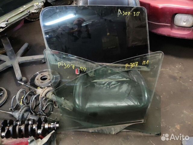 Стекло Peugeot 307