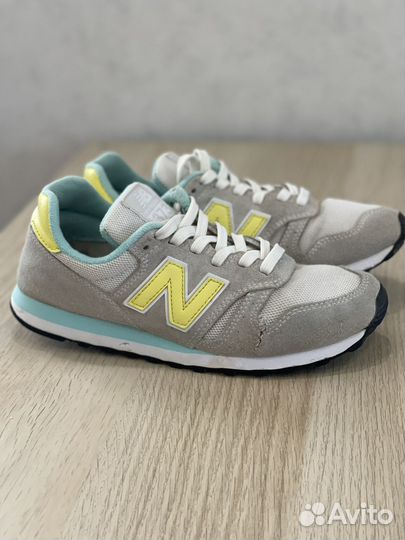 Женские кроссовки new balance