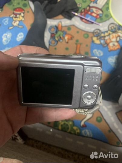 Компактный фотоаппарат новый в идеале