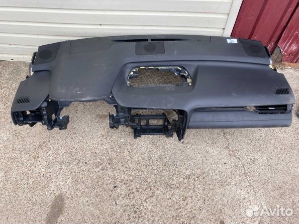 Торпедо Lexus RX