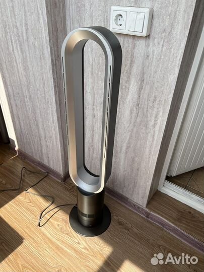 Безлоспасной вентилятор Dyson