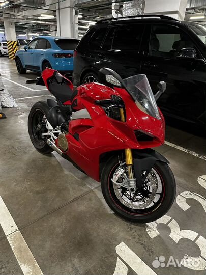 Ducati Panigale V4S