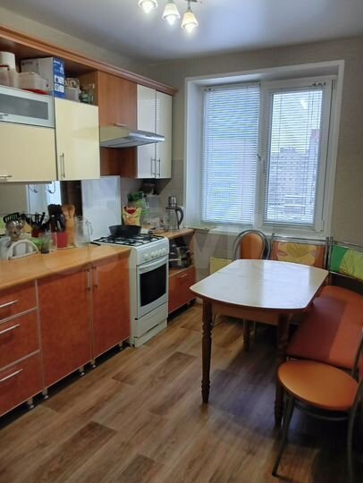 4-к. квартира, 86 м², 10/10 эт.