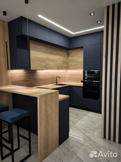 Кухня угловая выставочный образец