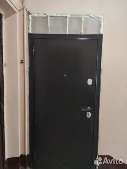 Установка входных металлических дверей в квартиру