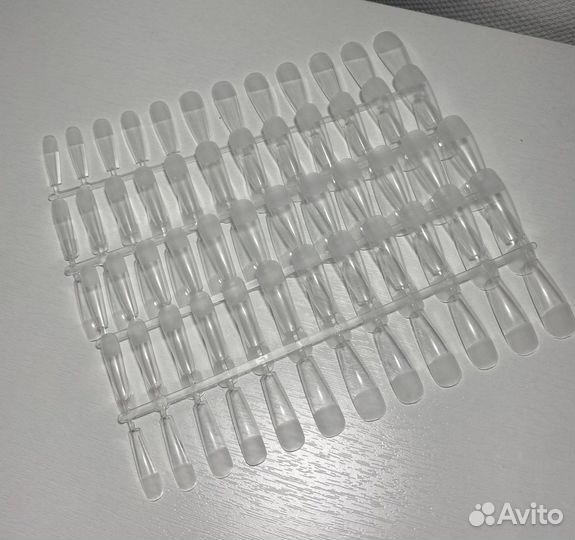 Гелевые типсы для ногтей