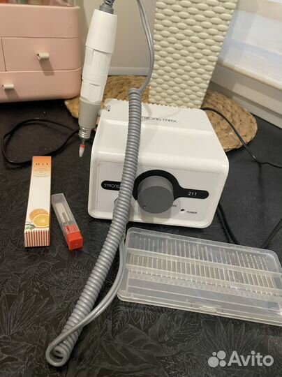 Аппарат для маникюра и педикюра