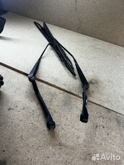 Поводки дворников volvo s70