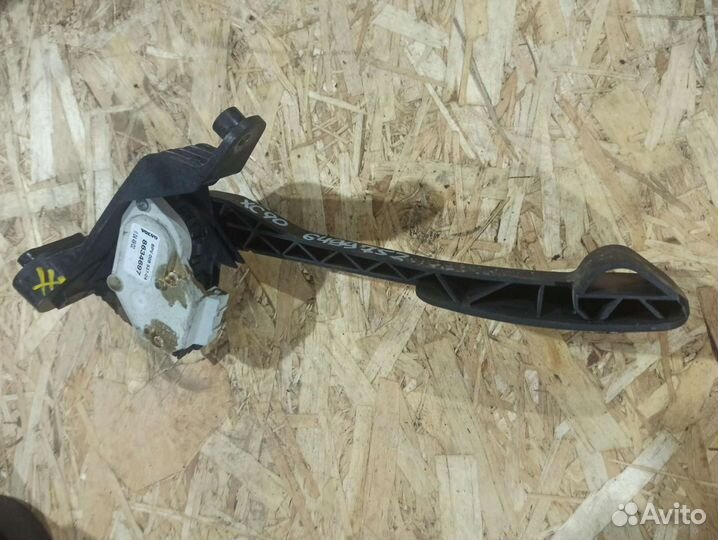 Педаль газа на volvo s80 s60 xc70 v70 xc90