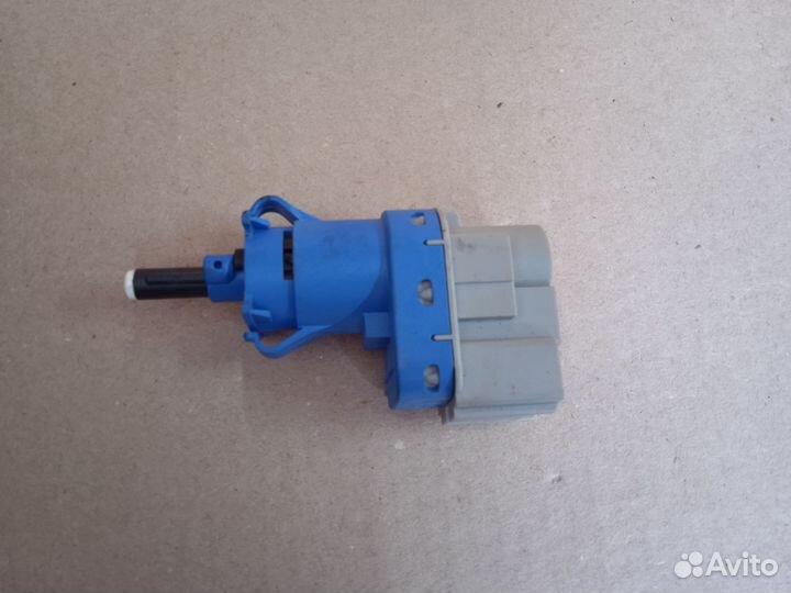 Датчик педали тормоза (концевик) Ford Mondeo 5