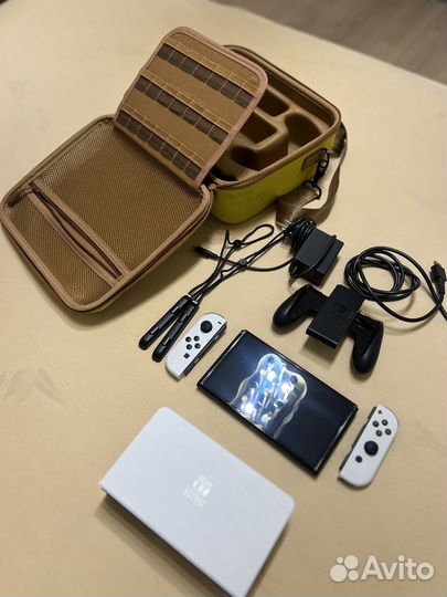 Nintendo switch oled с играми и сумкой-чехлом