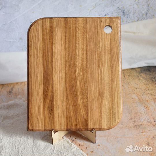 Разделочная доска из дерева со скругленными углами