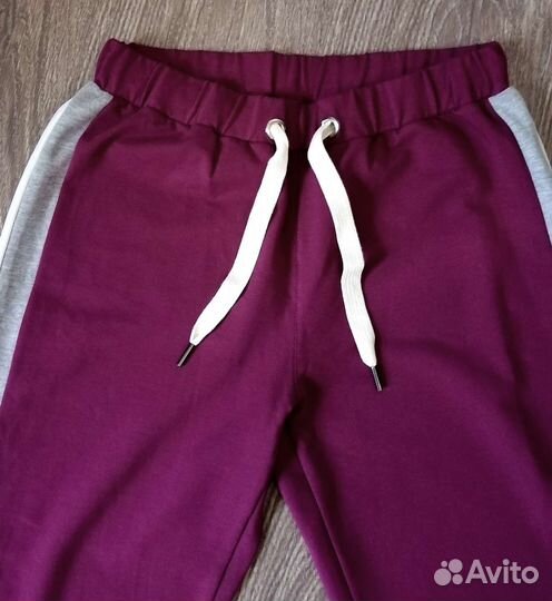 Новый костюм 42 44 спортивный женский