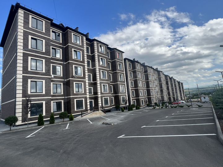 2-к. квартира, 65,7 м², 2/5 эт.