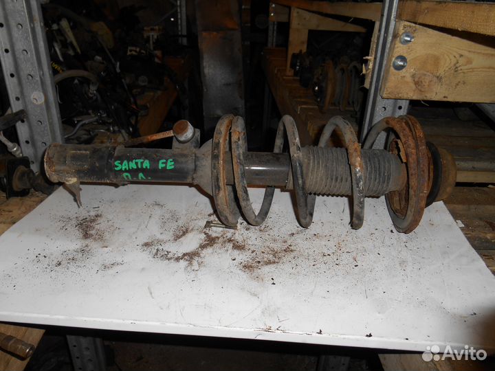 Стойка левая Hyundai Santa Fe Хендай Санта Фе